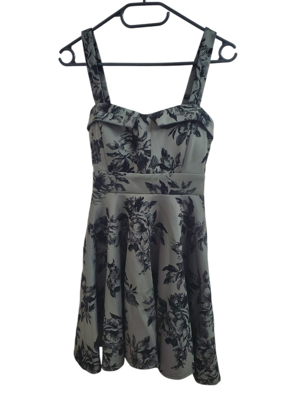 EUC Ixia Floral Damask Sweetheart Dress